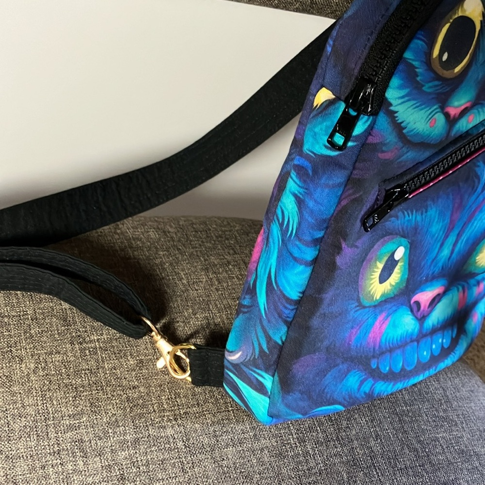 Cheshire Cat Sling Bag Crossbody - Picture 6 of 7